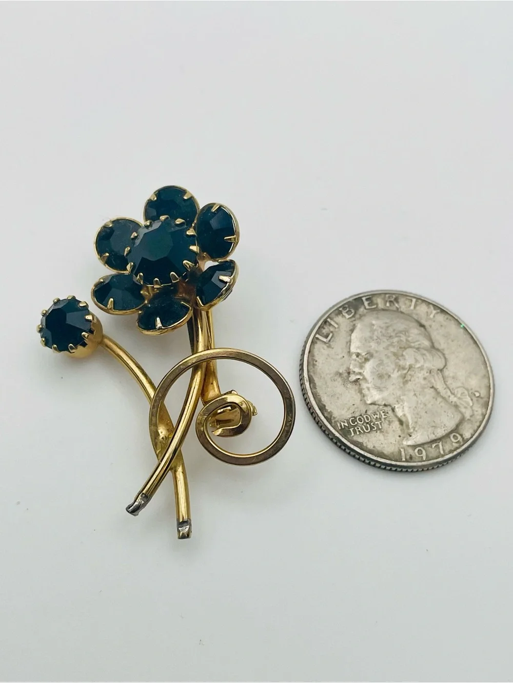 Vintage 1960s Gold-Tone Floral Brooch with Black Rhinestone Cabochons